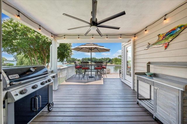 2810 Waters Edge DR, Penhook, VA 24137