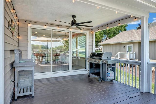 2810 Waters Edge DR, Penhook, VA 24137