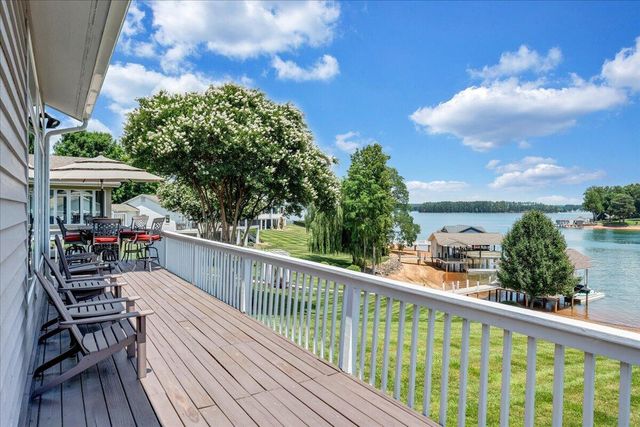 2810 Waters Edge DR, Penhook, VA 24137