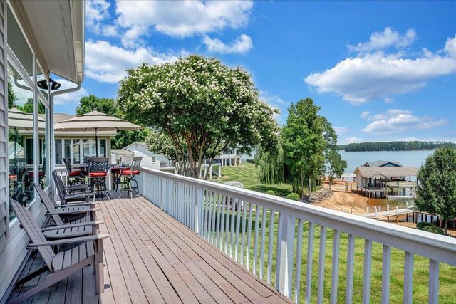 2810 Waters Edge DR, Penhook, VA 24137