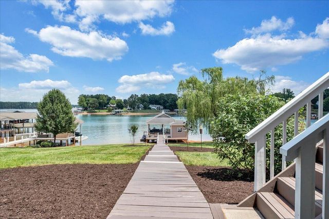 2810 Waters Edge DR, Penhook, VA 24137
