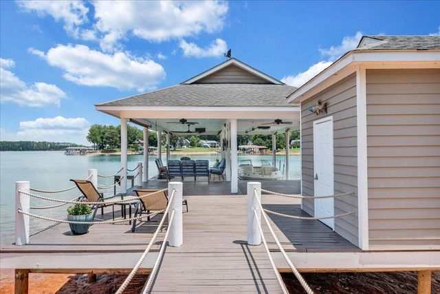 2810 Waters Edge DR, Penhook, VA 24137