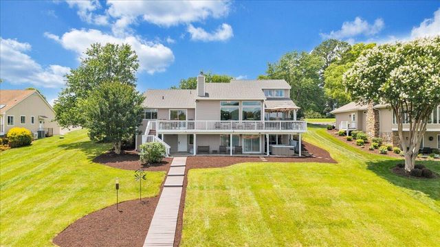 2810 Waters Edge DR, Penhook, VA 24137