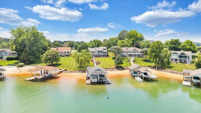 2810 Waters Edge DR, Penhook, VA 24137