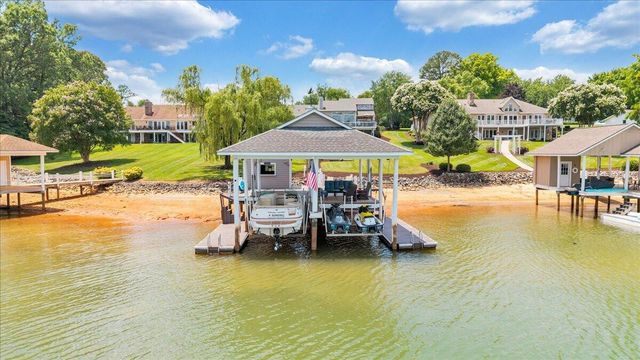 2810 Waters Edge DR, Penhook, VA 24137