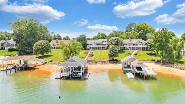 2810 Waters Edge DR, Penhook, VA 24137