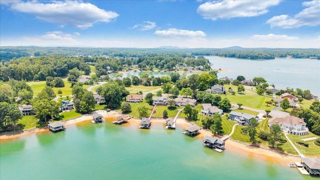 2810 Waters Edge DR, Penhook, VA 24137
