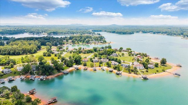 2810 Waters Edge DR, Penhook, VA 24137