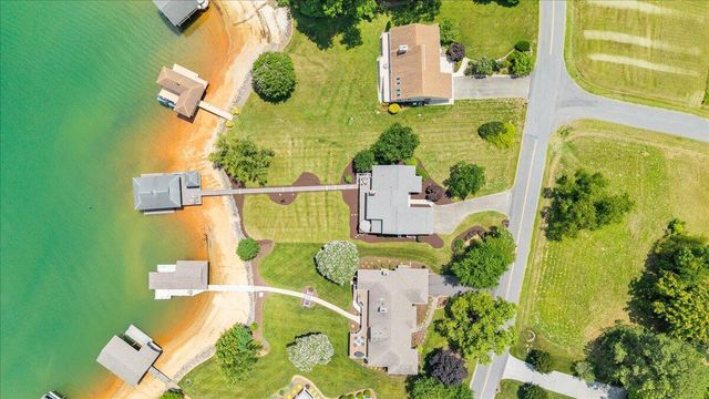 2810 Waters Edge DR, Penhook, VA 24137