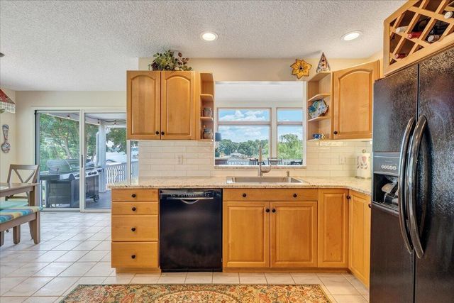 2810 Waters Edge DR, Penhook, VA 24137