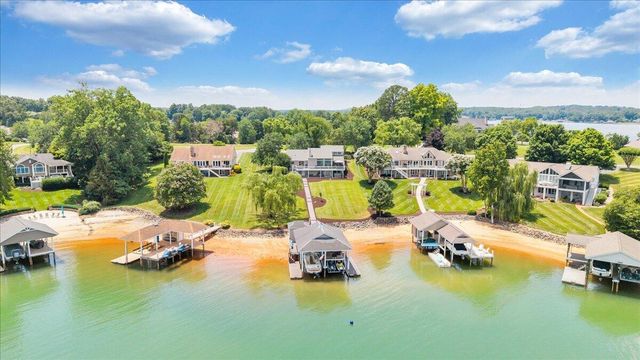 2810 Waters Edge DR, Penhook, VA 24137
