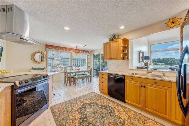 2810 Waters Edge DR, Penhook, VA 24137