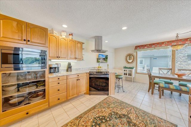 2810 Waters Edge DR, Penhook, VA 24137