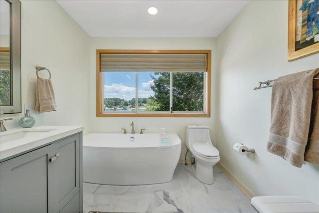 2810 Waters Edge DR, Penhook, VA 24137