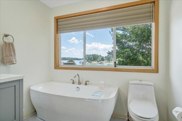 2810 Waters Edge DR, Penhook, VA 24137