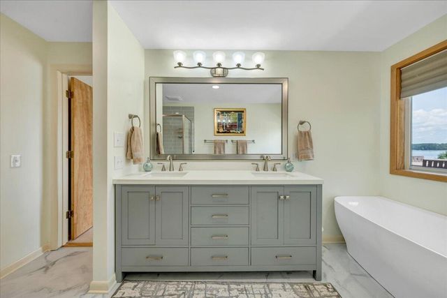 2810 Waters Edge DR, Penhook, VA 24137