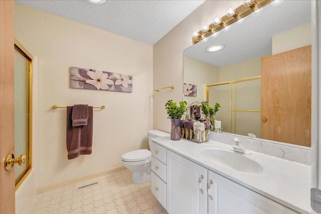 2810 Waters Edge DR, Penhook, VA 24137