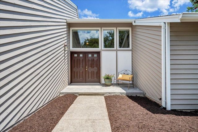 2810 Waters Edge DR, Penhook, VA 24137
