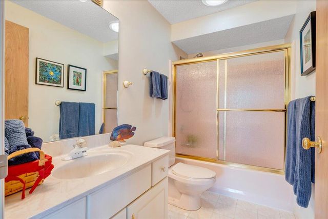 2810 Waters Edge DR, Penhook, VA 24137