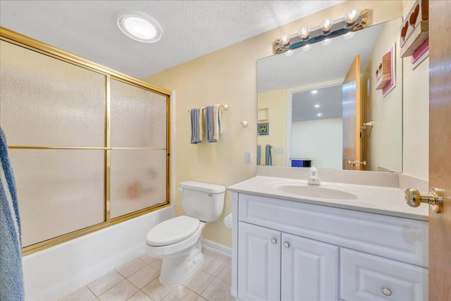 2810 Waters Edge DR, Penhook, VA 24137