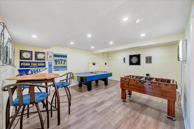 2810 Waters Edge DR, Penhook, VA 24137