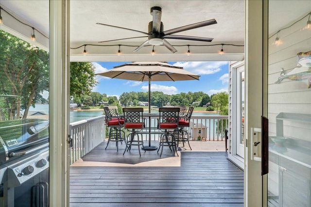 2810 Waters Edge DR, Penhook, VA 24137