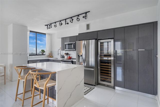 1330 West Ave 3001, Miami Beach, FL 33139