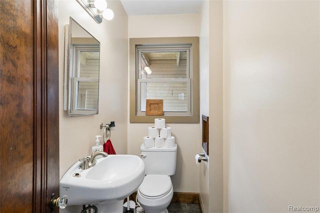 317 E Grand River Avenue, Fowlerville, MI 48836