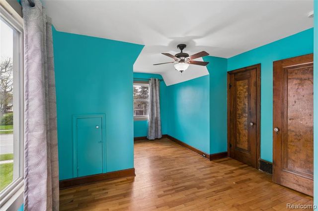 317 E Grand River Avenue, Fowlerville, MI 48836