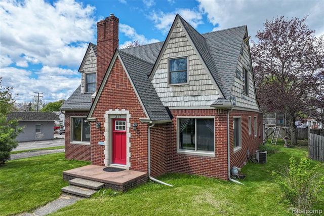 317 E Grand River Avenue, Fowlerville, MI 48836