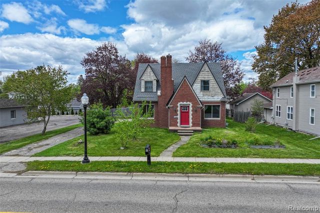 317 E Grand River Avenue, Fowlerville, MI 48836