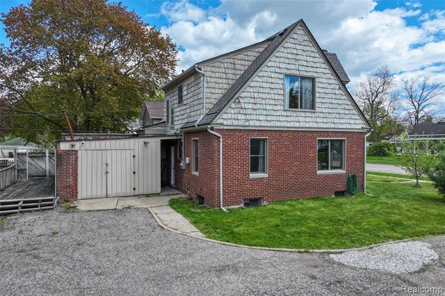 317 E Grand River Avenue, Fowlerville, MI 48836
