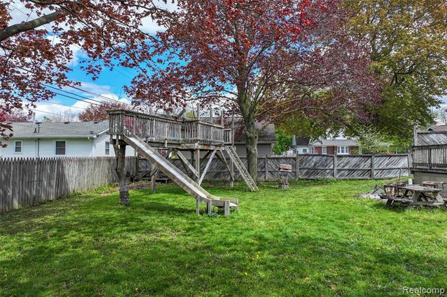 317 E Grand River Avenue, Fowlerville, MI 48836