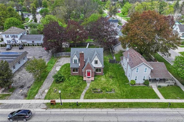 317 E Grand River Avenue, Fowlerville, MI 48836