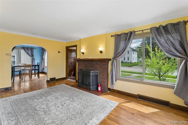 317 E Grand River Avenue, Fowlerville, MI 48836