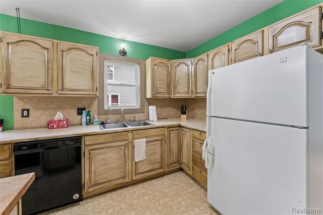 317 E Grand River Avenue, Fowlerville, MI 48836