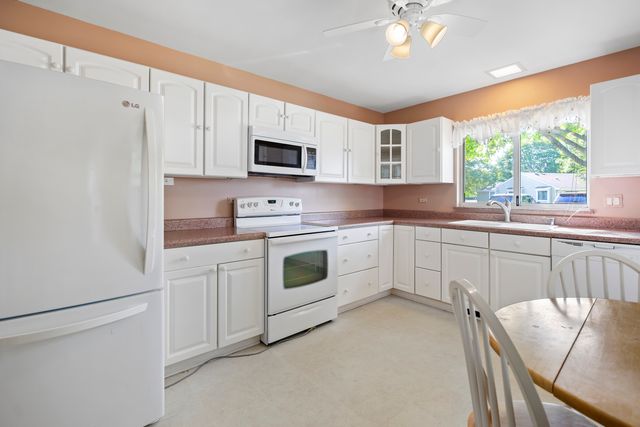 7217 Oxford Circle, Fox Lake, IL 60020