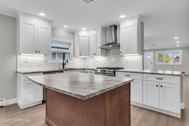 477 Saint Thomas Drive, Toms River, NJ 08757