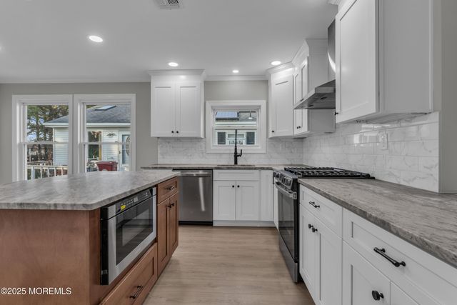 477 Saint Thomas Drive, Toms River, NJ 08757