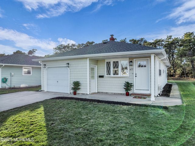 477 Saint Thomas Drive, Toms River, NJ 08757