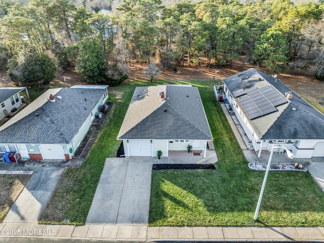 477 Saint Thomas Drive, Toms River, NJ 08757