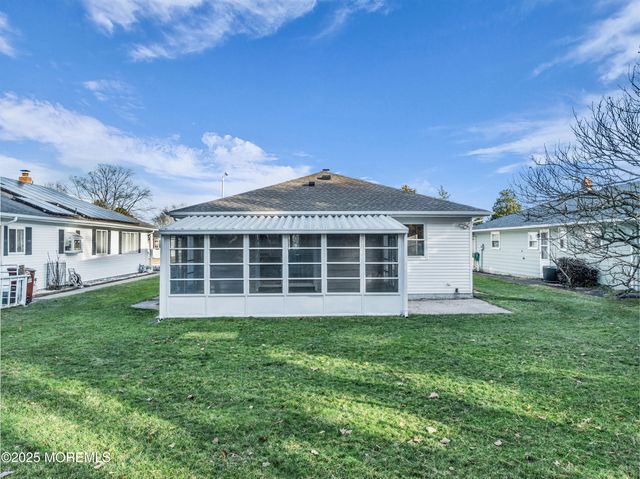 477 Saint Thomas Drive, Toms River, NJ 08757