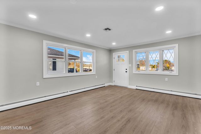 477 Saint Thomas Drive, Toms River, NJ 08757