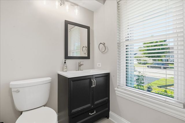 1284 Regent Drive, Mundelein, IL 60060