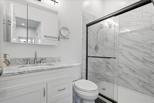 1284 Regent Drive, Mundelein, IL 60060