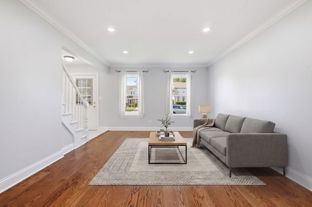 1284 Regent Drive, Mundelein, IL 60060