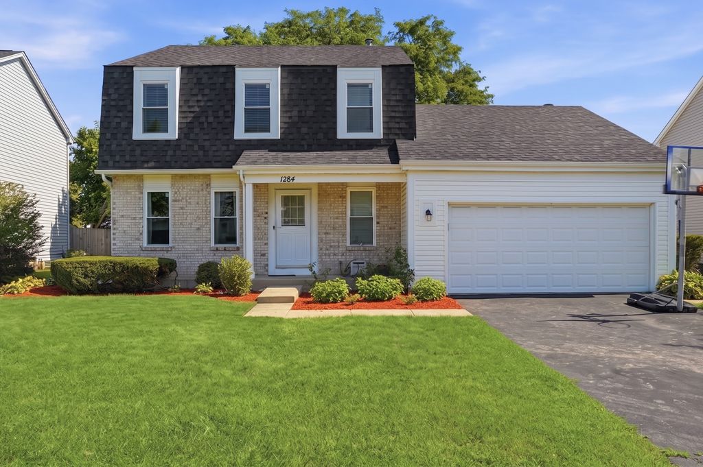 1284 Regent Drive, Mundelein, IL 60060