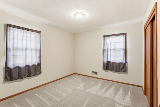 1955 Idaho Avenue E, Saint Paul, MN 55119