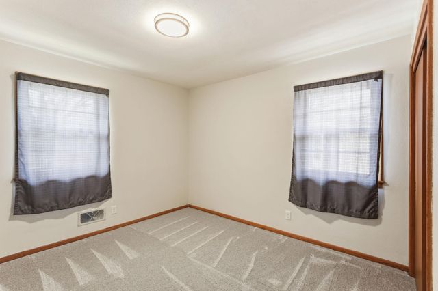 1955 Idaho Avenue E, Saint Paul, MN 55119