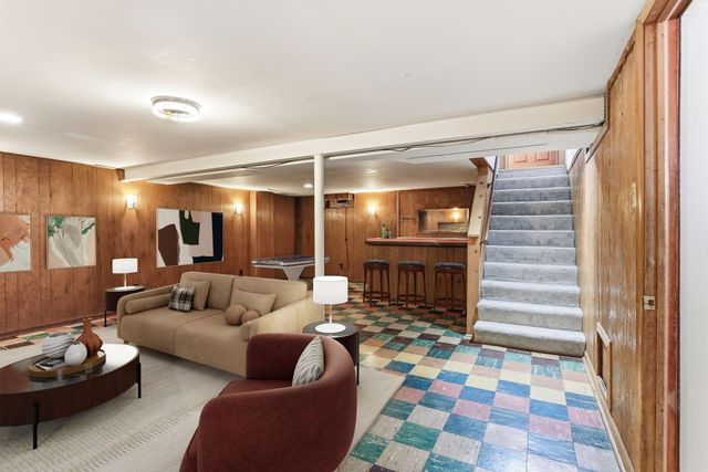 1955 Idaho Avenue E, Saint Paul, MN 55119